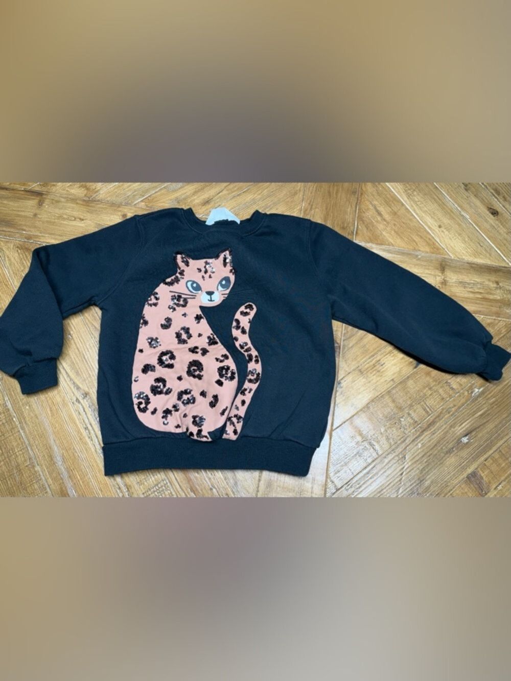 Black Leopard sequin accented girls sweatshirt H&M size 6x/7 🖤